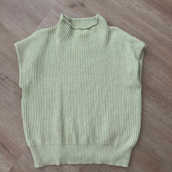 LE LIS Collection Pastel Green Ribbed Sweater Top - Size S - Picture 2 of 4